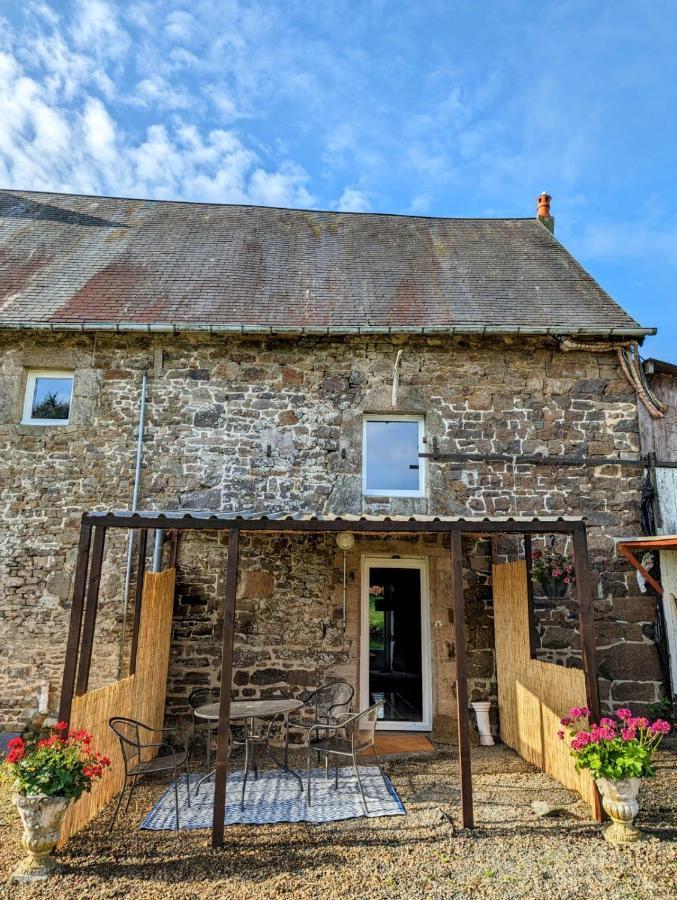 Les Gites De La Cabache Montaigu-les-Bois Exterior photo